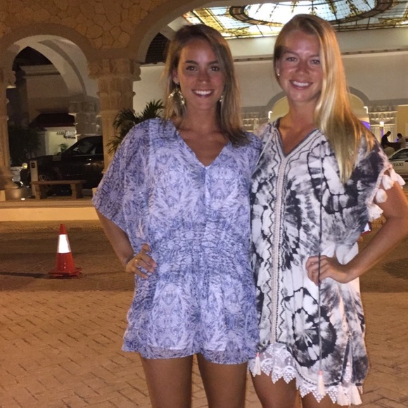 BGBG Flowy Patterned Romper - Picture 2 of 2